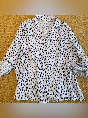 White & Black Spotted Button-Down Statement Shirt XXL
